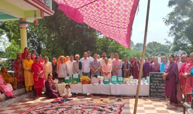 पौष्टिक व्यंजनों की प्रदर्शनी लगाकर बताया पोषण का महत्व