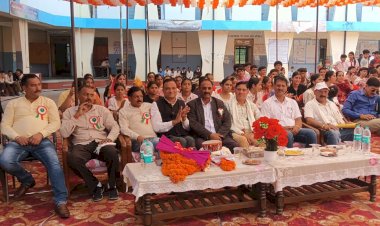 शारीरिक एवं मानसिक विकास और चरित्र निर्माण करती हैं खेलें : नरेश ठाकुर