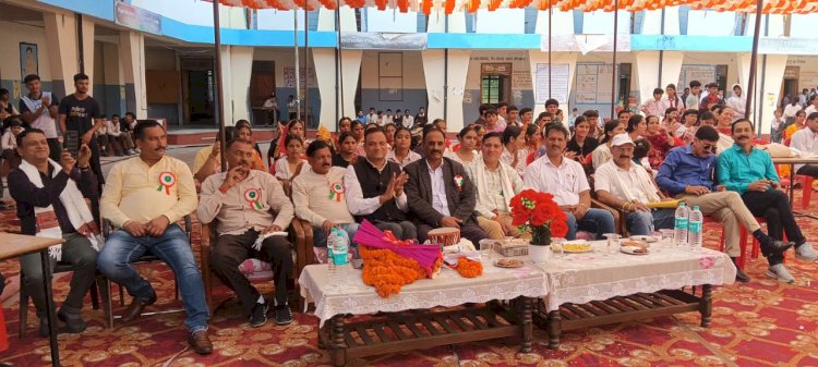 शारीरिक एवं मानसिक विकास और चरित्र निर्माण करती हैं खेलें : नरेश ठाकुर