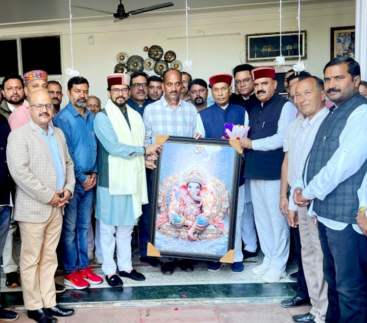 भाजपा जिला पदाधिकारियों ने प्रो. प्रेम कुमार धूमल और अनुराग सिंह ठाकुर को दीपावली की शुभकामनाएँ दीं