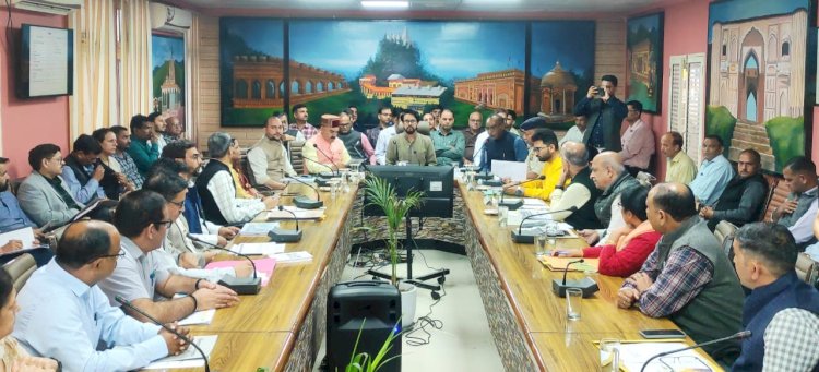 विकास कार्यों में गति और गुणवत्ता का रखें ध्यान : अनुराग सिंह ठाकुर