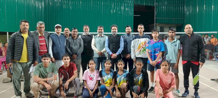 अरुण धूमल ने किया दाड़ला खेल मैदान मे एलईडी लाइट का शुभारंभ