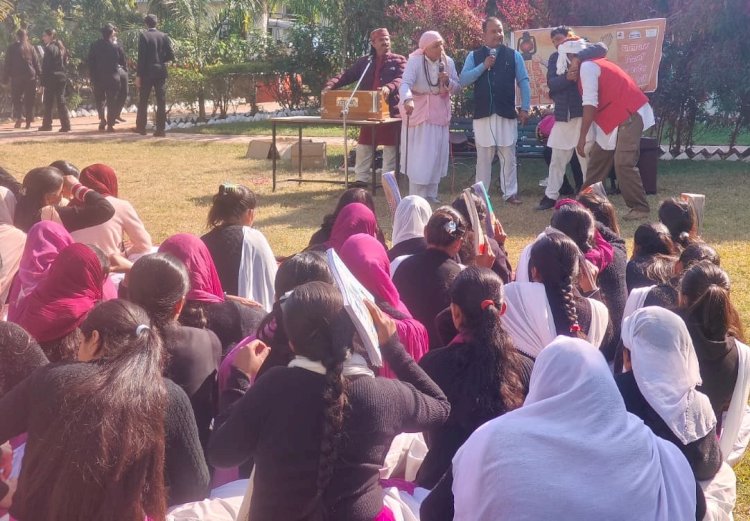 लोक कलाकारों ने दिया सड़क सुरक्षा जागरुकता का संदेश