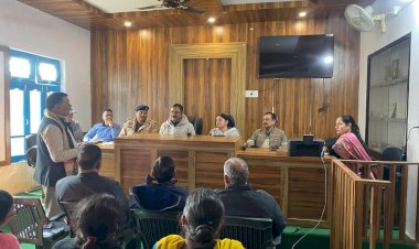 ‘प्रशासन गांव की ओर’ कार्यक्रम में सुनीं 8 पंचायतों की जनसमस्याएं