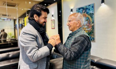 धर्मशाला एयरपोर्ट पर अनुराग सिंह ठाकुर ने शांता कुमार से की स्नेहिल भेंट, लिया आशीर्वाद और मार्गदर्शन