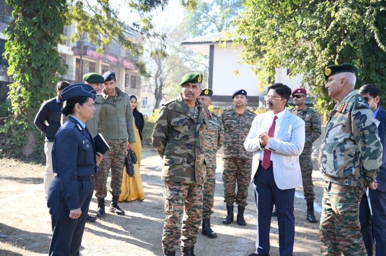 लेफ्टिनेंट जनरल मनोज कुमार कटियार ने किया सैनिक स्कूल का दौरा