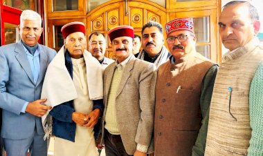 प्रो. धूमल से मिले शिक्षक प्रकोष्ठ के भाजपा प्रदेश सह-संयोजक रमेश रानौत