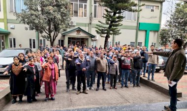 अधिकारियों-कर्मचारियों ने ली स्वतंत्र, निष्पक्ष एवं शांतिपूर्ण मतदान की शपथ