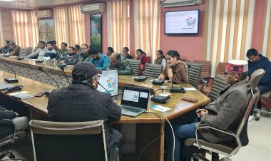 सुरक्षित इंटरनेट दिवस पर अधिकारियों-कर्मचारियों को किया जागरुक