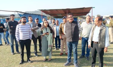 डीसी गंधर्वा राठौड़ ने सुजानपुर में लिया होली उत्सव की तैयारियों का जायजा