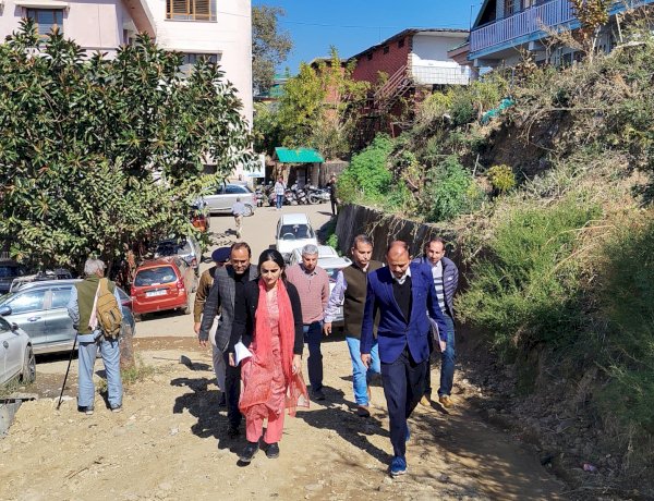 डीसी गंधर्वा राठौड़ ने भोरंज में लिया विभिन्न विकास कार्यों का जायजा