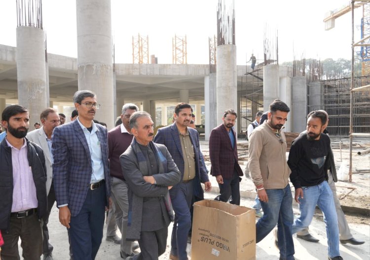 मुख्यमंत्री ने किया निर्माणाधीन जसकोट हेलीपोर्ट और बस अड्डा हमीरपुर का निरीक्षण