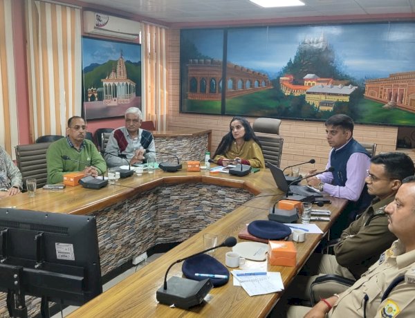 एचआईवी-एड्स से ग्रस्त लोगों और उनके आश्रितों तक पहुंचाएं योजनाएं