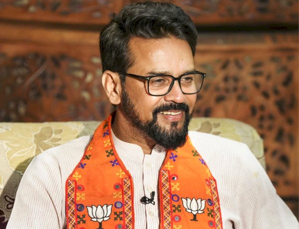 अनुराग सिंह ठाकुर ने प्रधानमंत्री नरेंद्र मोदी को 25 वर्ष पूर्ण करने पर दी बधाई, लोकसभा में पश्चिम एशिया संकट पर दिए संबोधन की सराहना