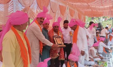 आवाहदेवी में आयोजित विशाल कुश्ती दंगल में नरेश कुमार दर्जी ने खिलाड़ियों का बढ़ाया उत्साह