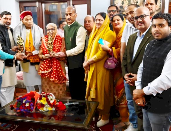 प्रोफेसर धूमल का जन्मदिन भाजपा द्वारा उत्साहपूर्वक मनाया गया