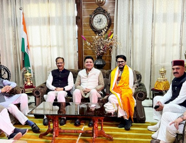 प्रदेश भर से नेता पहुंचे, प्रोफेसर धूमल को जन्मदिन पर दी बधाई