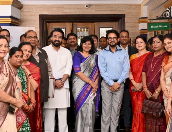 संयुक्त संसदीय समिति के अध्ययन दौरे में भुवनेश्वर पहुंचे अनुराग सिंह ठाकुर, महत्वपूर्ण संवैधानिक संशोधन विधेयकों पर की चर्चा