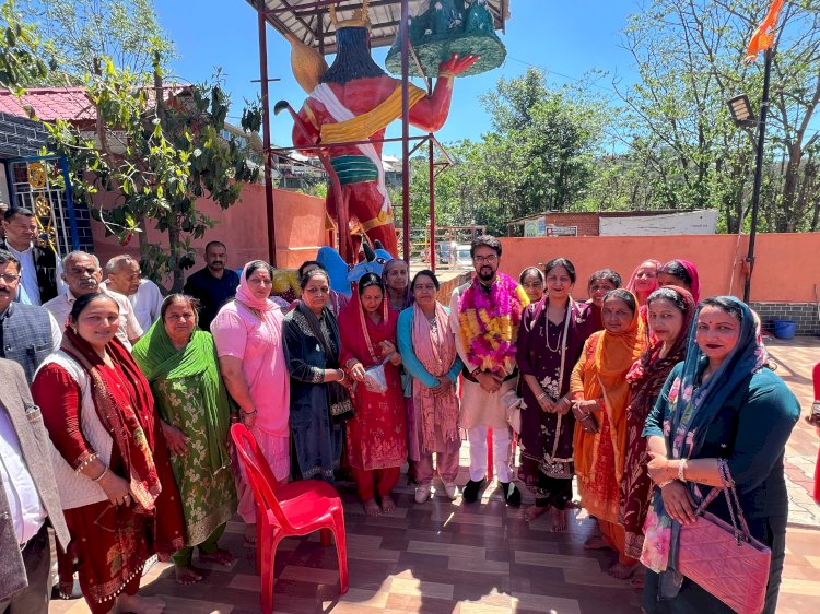 भोरंज विधानसभा के समीरपुर मंडल के बगवाड़ा बूथ में अनुराग ठाकुर ने मनाया भाजपा स्थापना दिवस