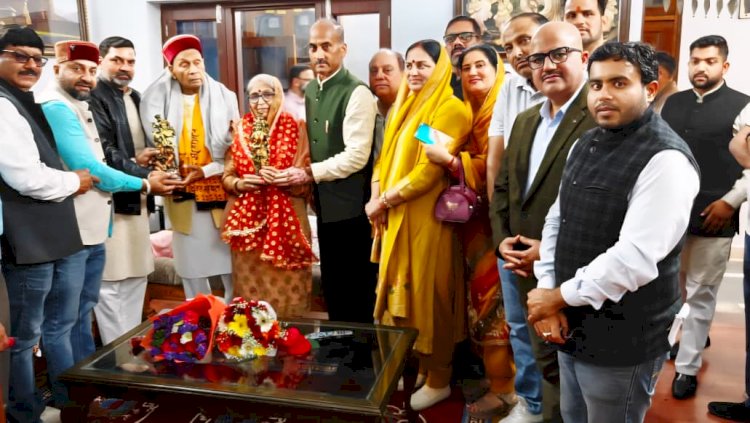 प्रोफेसर धूमल का जन्मदिन भाजपा द्वारा उत्साहपूर्वक मनाया गया