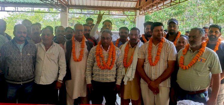 हिमायन ट्रक सोसाइटी चुनाव संपन्न, नरेश कुमार दर्जी दोबारा प्रधान नियुक्त