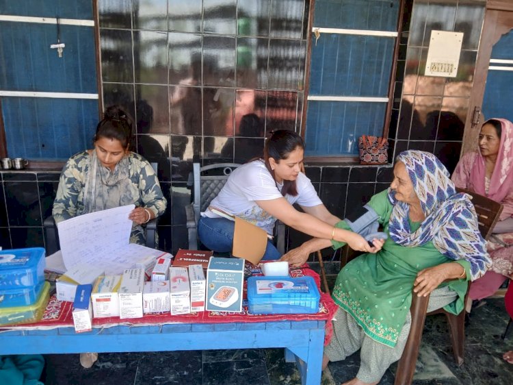 अस्पताल सेवा ने नादौन, भोरंज, बड़सर मे जांचा 232 लोगों का स्वास्थ्य, 80 की रक्तजांच की