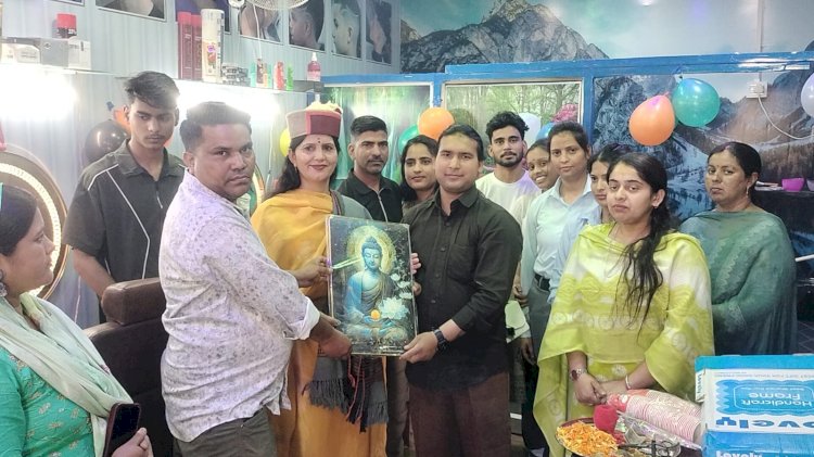 सालसी में “आई लव हमीरपुर” सैलून का भव्य शुभारंभ:  उषा बिरला