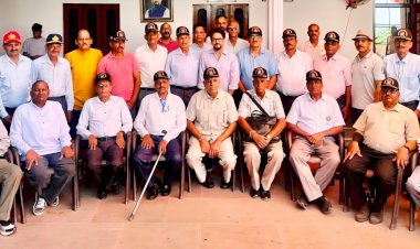 हिमाचल के 6 वीरता पदक विजेताओं को अनुराग ठाकुर ने दी बधाई; समीरपुर में पूर्व सैनिकों से भी की भेंट