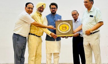 डीएवी कॉलेज होशियारपुर के शताब्दी समारोह में शामिल हुए अनुराग सिंह ठाकुर, कहा- शिक्षा, संस्कार और राष्ट्र निर्माण का सशक्त केंद्र है डीएवी