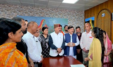 जिला परिषद व पंचायत समिति चुनावों में देरी के विरोध में भाजपा का प्रदर्शन, उपायुक्त के माध्यम से राज्यपाल को सौंपा ज्ञापन