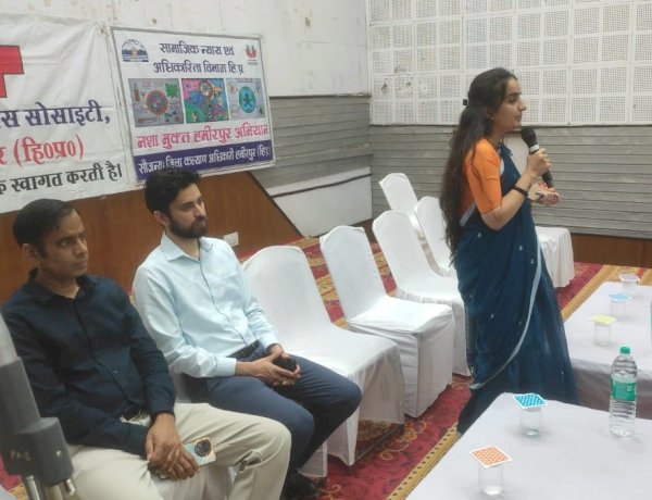 नशा विरोधी मुहिम में विद्यार्थी, शिक्षक और अभिभावक दें योगदान संवाद कार्यक्रम के दौरान उपायुक्त गंधर्वा राठौड़ ने की अपील