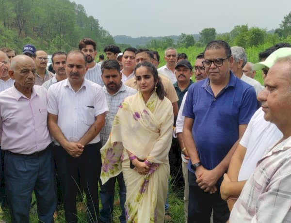 दिवंगत मर्चेंट नेवी अधिकारी आदित्य शर्मा का अंतिम संस्कार उपायुक्त गंधर्वा राठौड़, अन्य अधिकारियों और गणमान्य लोगों ने भी दी श्रद्धांजलि