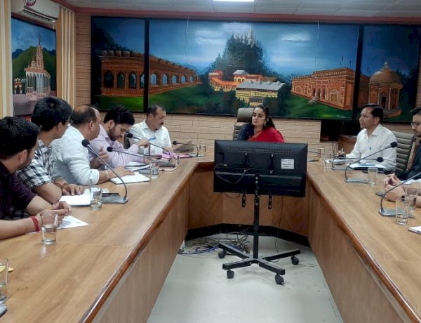 डीसी गंधर्वा राठौड़ ने की राज्य स्तरीय योग दिवस की तैयारियों की समीक्षा