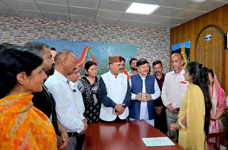 जिला परिषद व पंचायत समिति चुनावों में देरी के विरोध में भाजपा का प्रदर्शन, उपायुक्त के माध्यम से राज्यपाल को सौंपा ज्ञापन