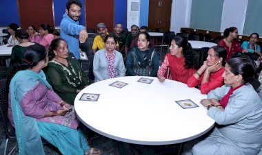 शूलिनी विवि में  'वर्ल्ड प्लास्टिक बैग फ्री डे' पर कचरा अलग करने की वर्कशॉप आयोजित