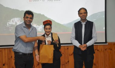 वर्चुअल क्लासरूम से कैंपस लाइफ़ तक: 100 ऑनलाइन लर्नर्स शूलिनी विवि  के इमर्शन प्रोग्राम्स