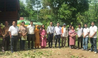 जिला हमीरपुर के सबसे बड़े क्लस्टर के बागवानों को बांटे 6536 पौधे