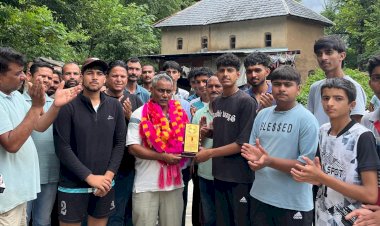 भ्याड में आयोजित वॉलीबॉल टूर्नामेंट में मुख्य अतिथि बने नरेश कुमार दर्जी, आयोजन समिति को ₹11 हजार की सहयोग राशि भेंट