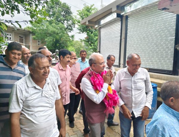 सुनील शर्मा बिट्टू ने रोपा में सुनीं जनसमस्याएं, प्रदेश सरकार की योजनाओं की भी दी जानकारी