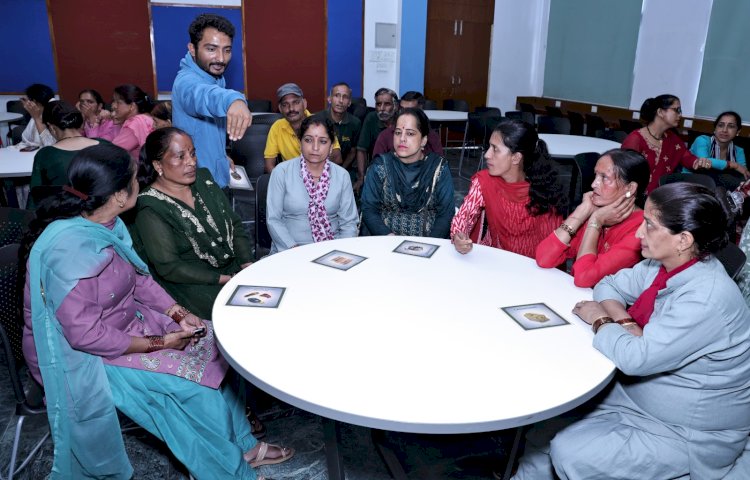 शूलिनी विवि में  'वर्ल्ड प्लास्टिक बैग फ्री डे' पर कचरा अलग करने की वर्कशॉप आयोजित