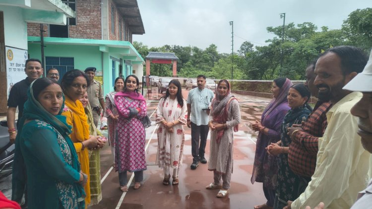 डीसी गंधर्वा राठौड़ ने सुजानपुर की कई पंचायतों में लिया विकास कार्यों का जायजा