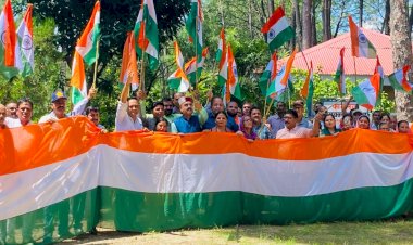60 मीटर लंबे तिरंगे के साथ बिझड़ी में निकली भाजपा की भव्य तिरंगा यात्रा, भारत माता के जयघोष से गूंजा बाजार
