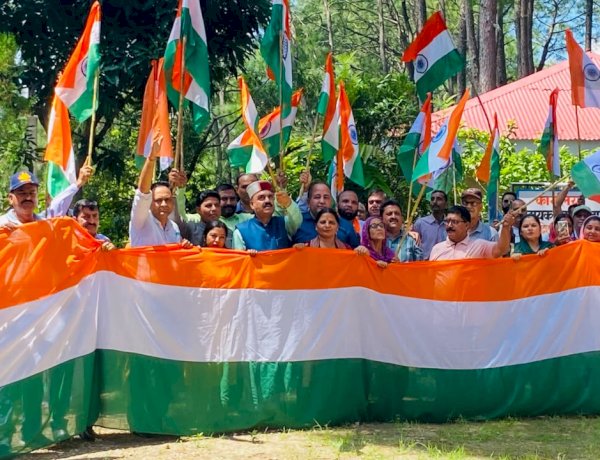 60 मीटर लंबे तिरंगे के साथ बिझड़ी में निकली भाजपा की भव्य तिरंगा यात्रा, भारत माता के जयघोष से गूंजा बाजार