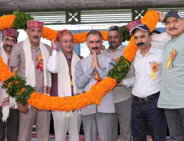मुख्यमंत्री ने हमीरपुर में साईंस कॉलेज, एलाइड एवं स्वास्थ्य सेवा महाविद्यालय और एम्स स्तर के आयुर्वेदिक संस्थान की घोषणा की