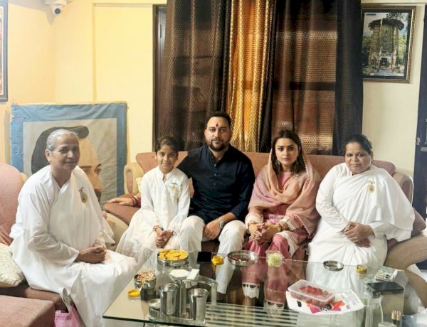 ब्रह्मकुमारियों ने हमीरपुर विधायक आशीष शर्मा को बांधा पवित्र रक्षा सूत्र, आवास पर भी अनेक बहनों ने बांधी राखी