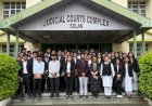 सोलन में लोक अदालत के दौरे के दौरान लीगल एड क्लिनिक के छात्रों को कोर्टरूम का अनुभव