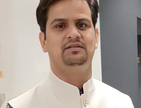सहकारी समितियों को सुदृढ़ करने को लेकर महासंघ ने सहायक पंजीयक से की चर्चा